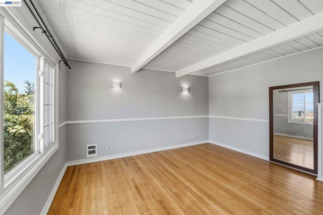 780 Goettingen St, San Francisco, CA 94134