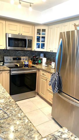 100 Lehane Terrace 26, North Palm Beach, FL 33408