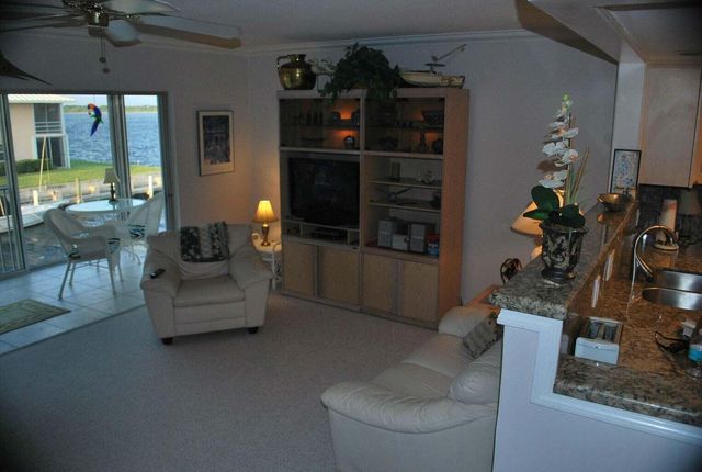 100 Lehane Terrace 26, North Palm Beach, FL 33408