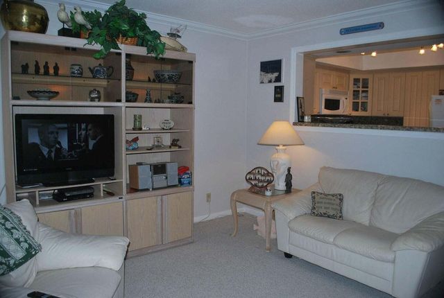 100 Lehane Terrace 26, North Palm Beach, FL 33408