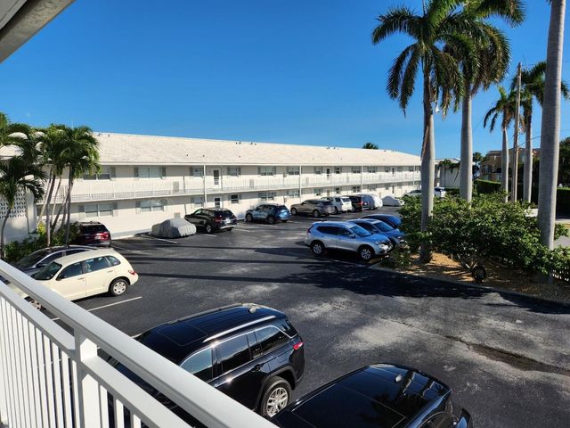 100 Lehane Terrace 26, North Palm Beach, FL 33408