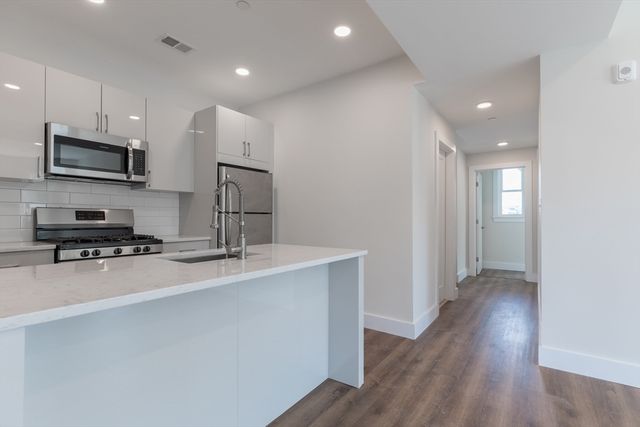 843 Columbia 2, Boston, MA 02125