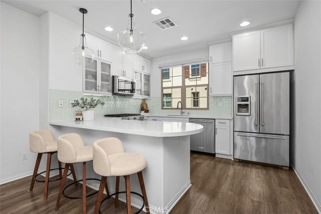 160 Capricorn, Irvine, CA 92618