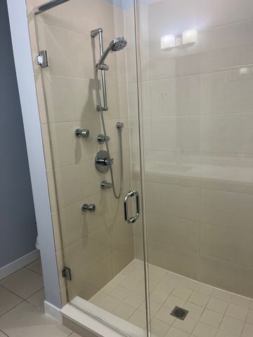 693 N Peoria Street 2N, Chicago, IL 60642