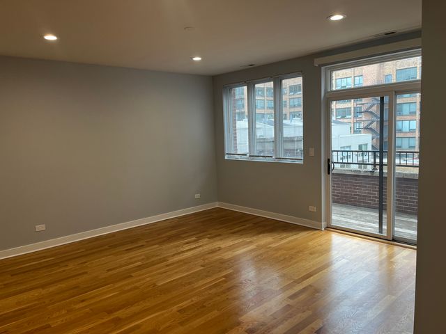 693 N Peoria Street 2N, Chicago, IL 60642