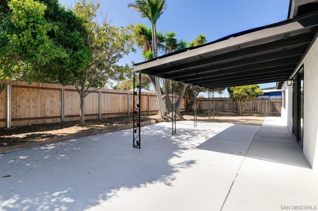 9125 Akard St, Spring Valley, CA 91977