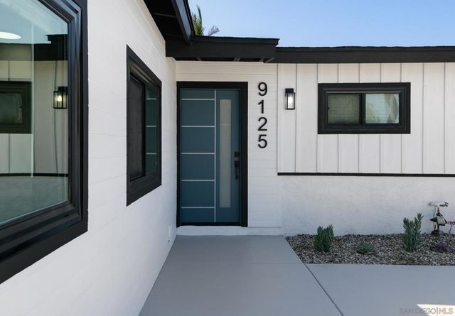 9125 Akard St, Spring Valley, CA 91977