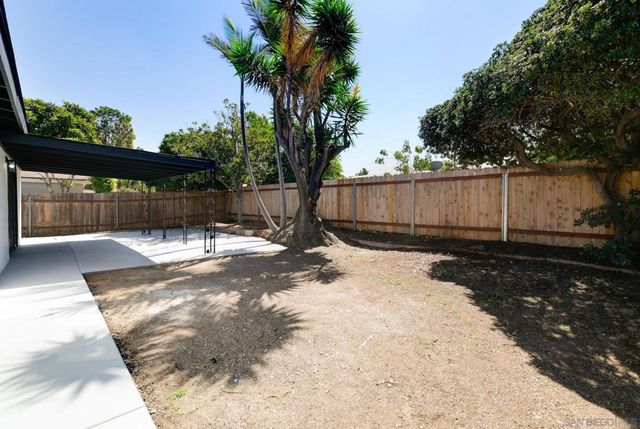 9125 Akard St, Spring Valley, CA 91977