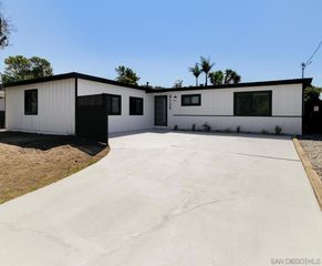 9125 Akard St, Spring Valley, CA 91977