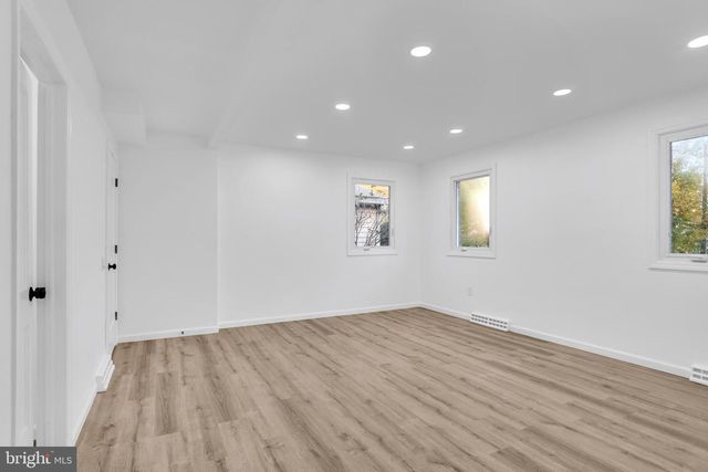 6470 COLCHESTER AVE, Harrisburg, PA 17111