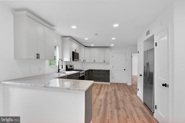 6470 COLCHESTER AVE, Harrisburg, PA 17111