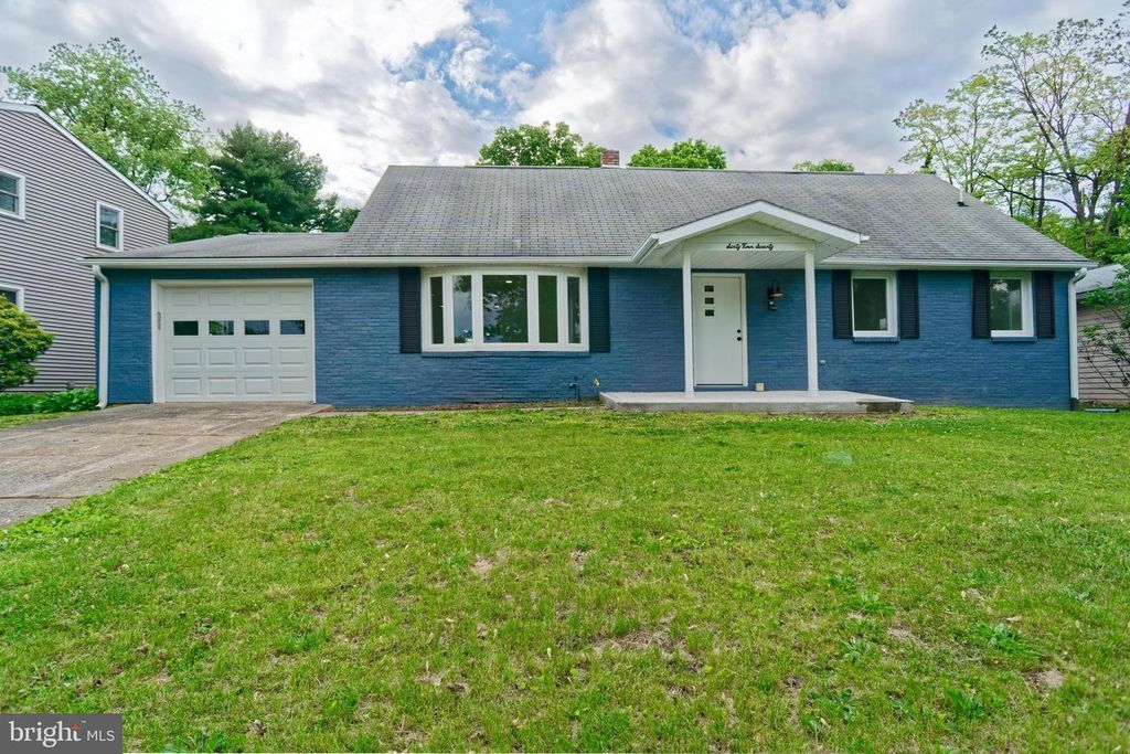 6470 COLCHESTER AVE, Harrisburg, PA 17111