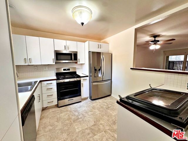 18350 Hatteras Street 152, Tarzana, CA 91356