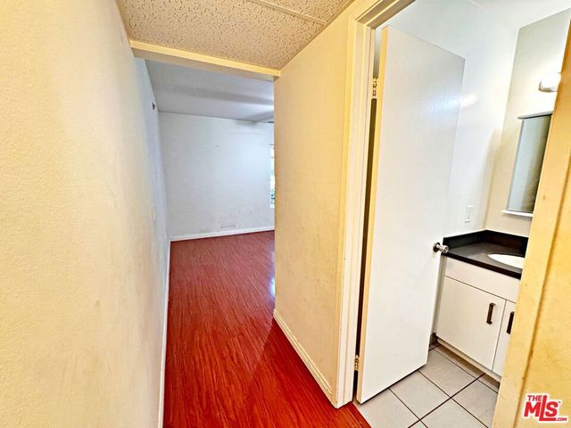 18350 Hatteras Street 152, Tarzana, CA 91356