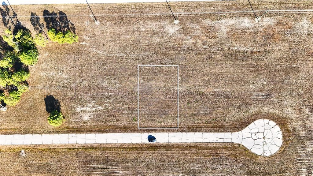 14260 BLUEFISH CT, Other City - In The State Of Florida, FL 33946