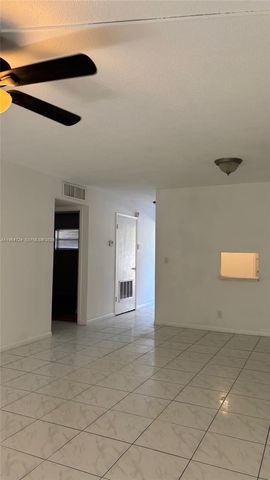 4200 NW 3rd Ct 111, Plantation, FL 33317