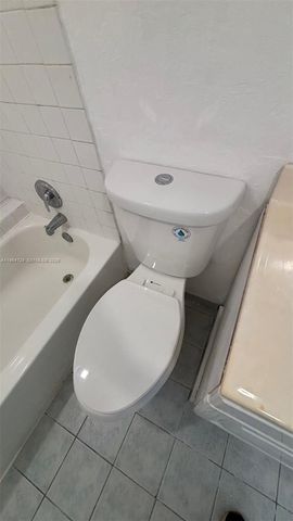 4200 NW 3rd Ct 111, Plantation, FL 33317