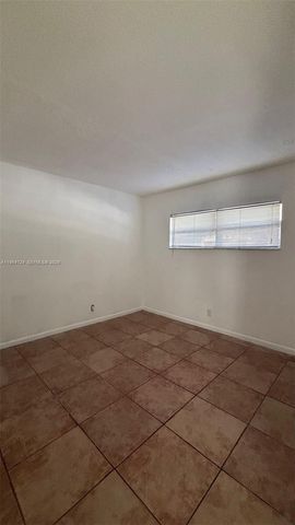 4200 NW 3rd Ct 111, Plantation, FL 33317