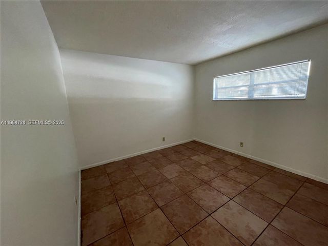 4200 NW 3rd Ct 111, Plantation, FL 33317