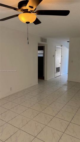 4200 NW 3rd Ct 111, Plantation, FL 33317