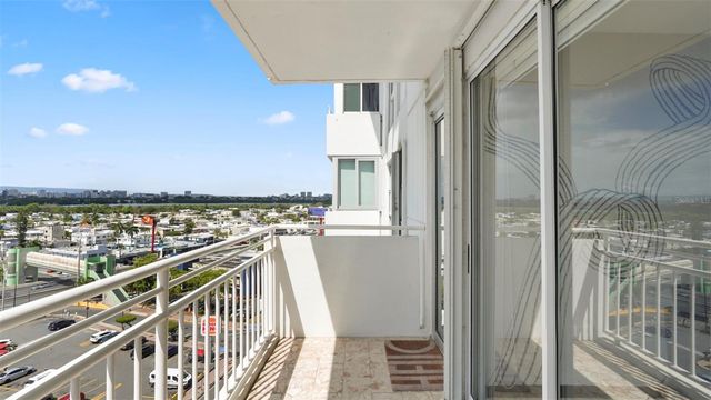 4837 ISLA VERDE AVE, Carolina, PR 00979