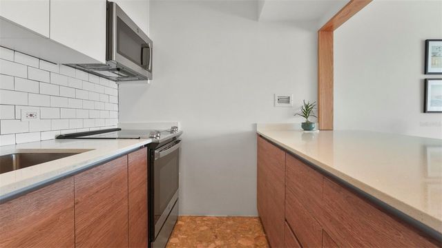 4837 ISLA VERDE AVE, Carolina, PR 00979