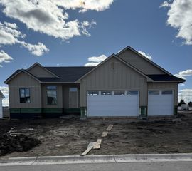 3212 N Bedford Ct, Wichita, KS 67226