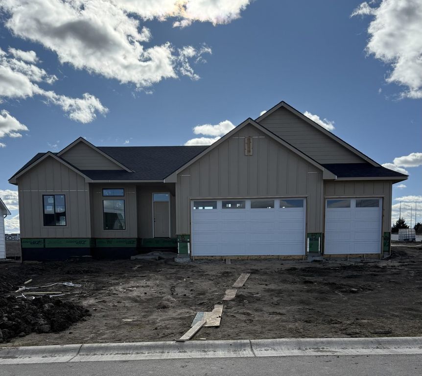 3212 N Bedford Ct, Wichita, KS 67226