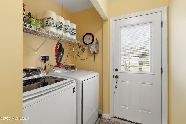 42 Mount Ararat Lane, Toms River, NJ 08753