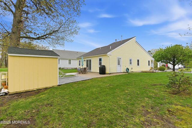 42 Mount Ararat Lane, Toms River, NJ 08753