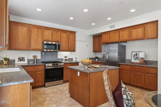 8124 Onyx Street, Ventura, CA 93004