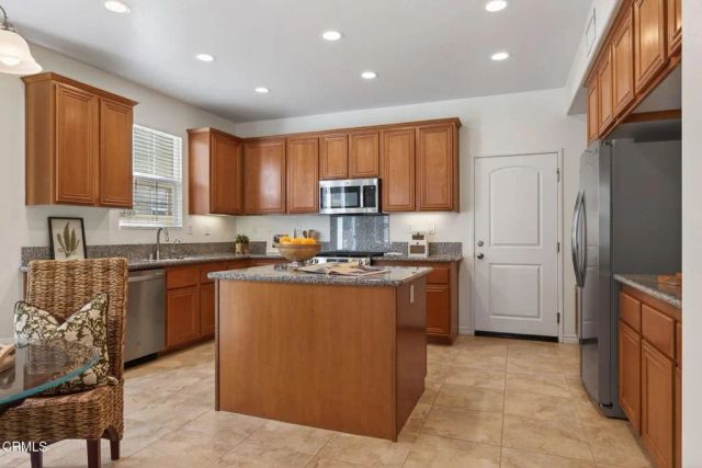 8124 Onyx Street, Ventura, CA 93004