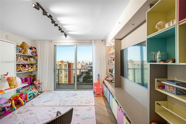 330 Sunny Isles Blvd 5-2403, Sunny Isles Beach, FL 33160