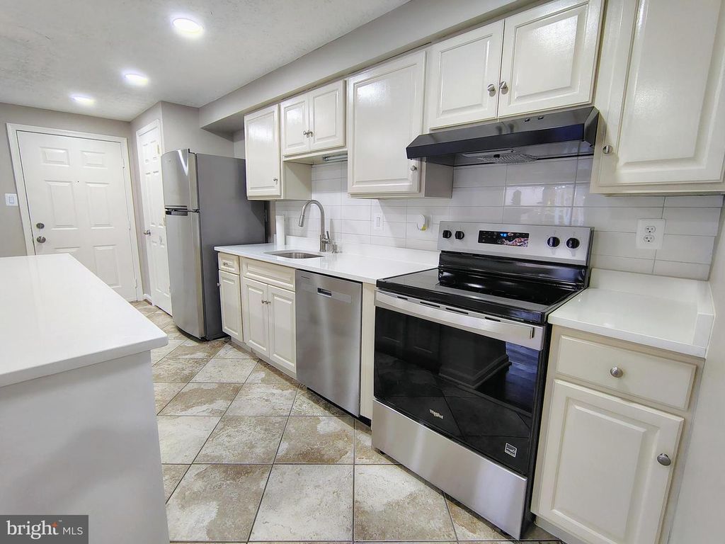 12407 HICKORY TREE WAY #524, Germantown, MD 20874