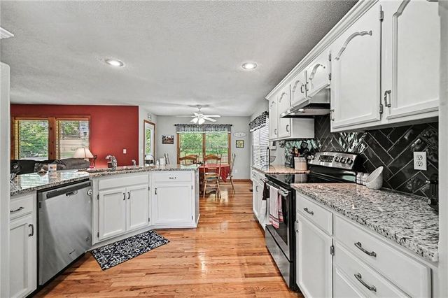 7523 N Skiles Court, Kansas City, MO 64158