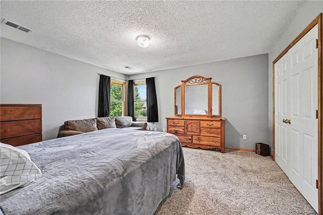 7523 N Skiles Court, Kansas City, MO 64158