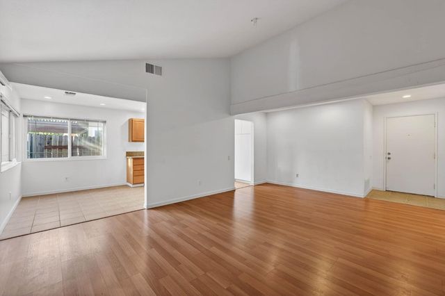 2744 Catania Way, Sacramento, CA 95826