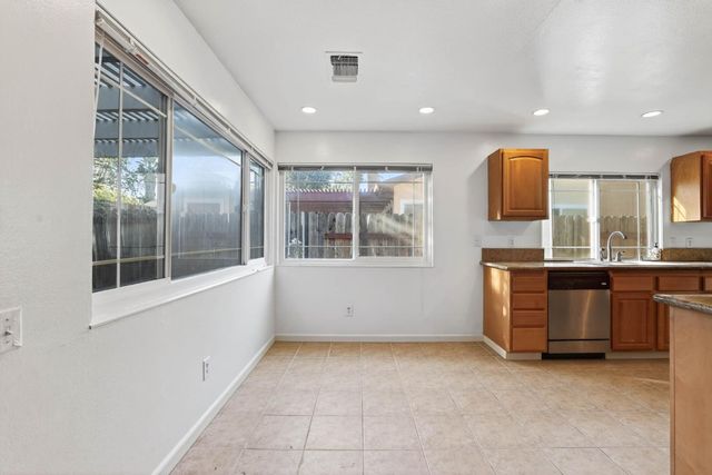 2744 Catania Way, Sacramento, CA 95826