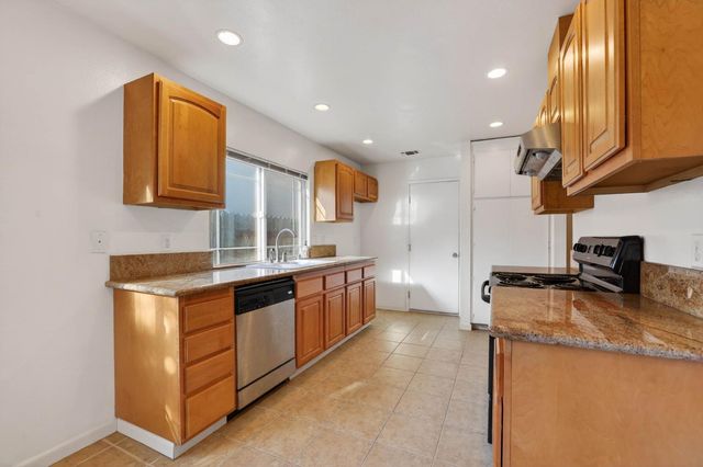 2744 Catania Way, Sacramento, CA 95826