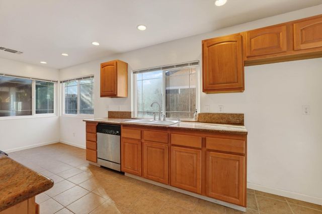 2744 Catania Way, Sacramento, CA 95826