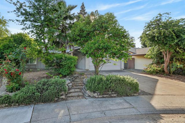 2744 Catania Way, Sacramento, CA 95826