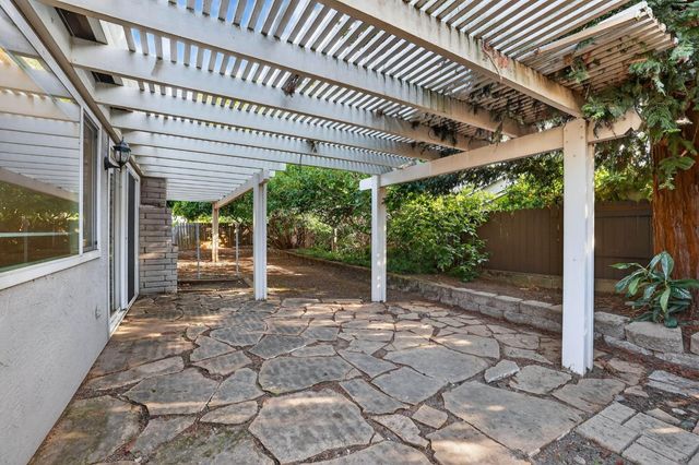 2744 Catania Way, Sacramento, CA 95826