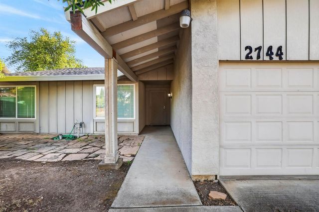 2744 Catania Way, Sacramento, CA 95826