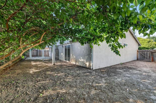 2744 Catania Way, Sacramento, CA 95826