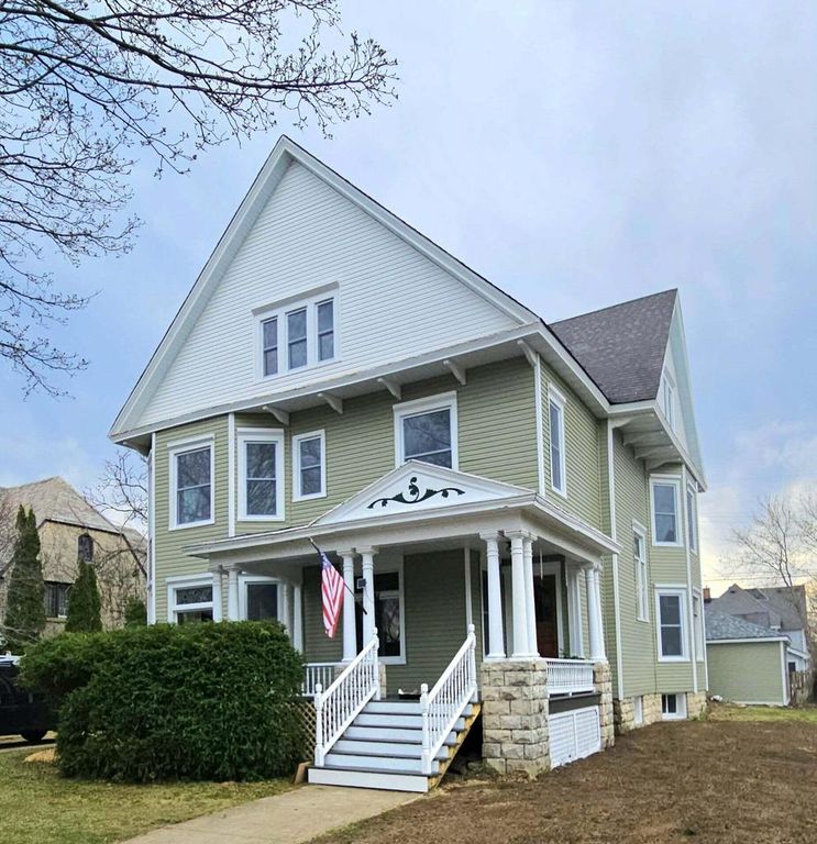 1720 College AVENUE, Racine, WI 53403