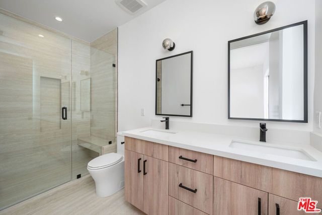 726 Robinson Street 2, Los Angeles, CA 90026