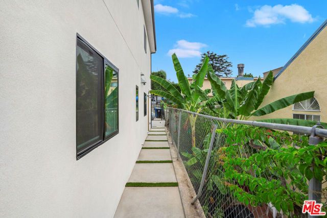 726 Robinson Street 2, Los Angeles, CA 90026