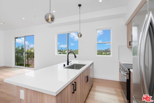 726 Robinson Street 2, Los Angeles, CA 90026