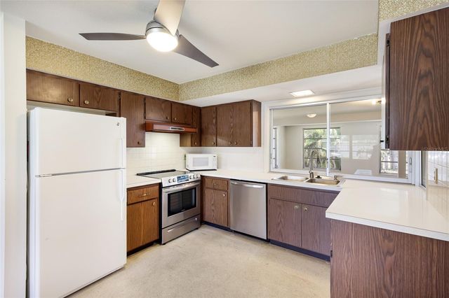 3305 HIGHLAND AVENUE W, Bradenton, FL 34205