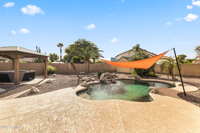 14089 W CHARTER OAK Road, Surprise, AZ 85379